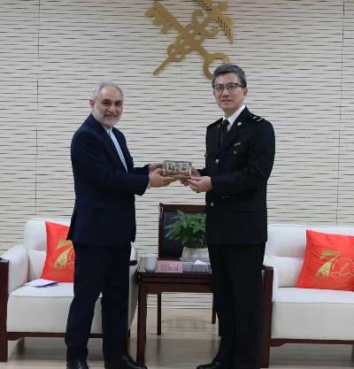 ملاقات سرکنسول ایران در شانگهای با رئیس دانشگاه تخصصی گمرک شانگهای